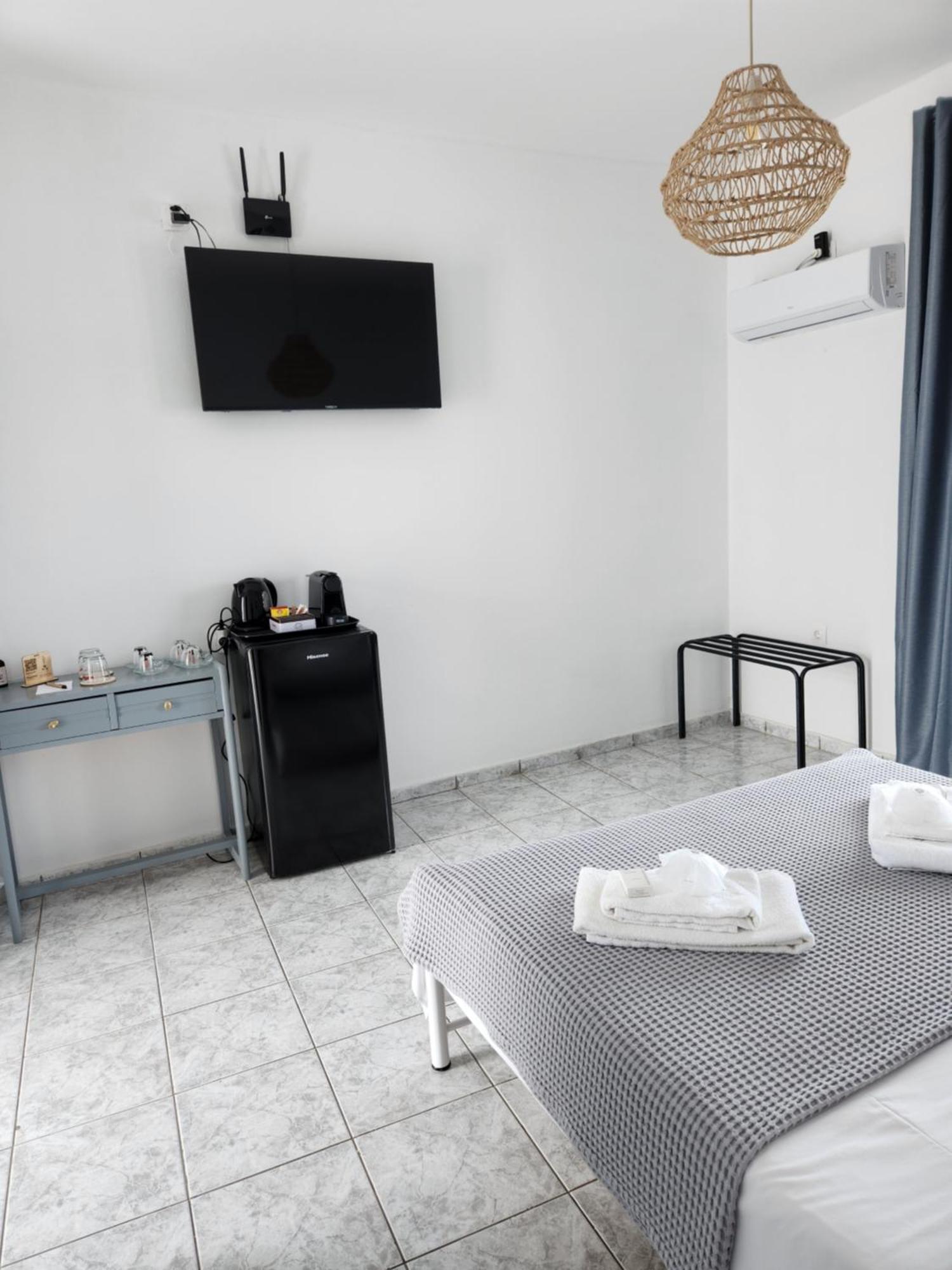 Eleios Hotel Serifos Livadi  Ngoại thất bức ảnh