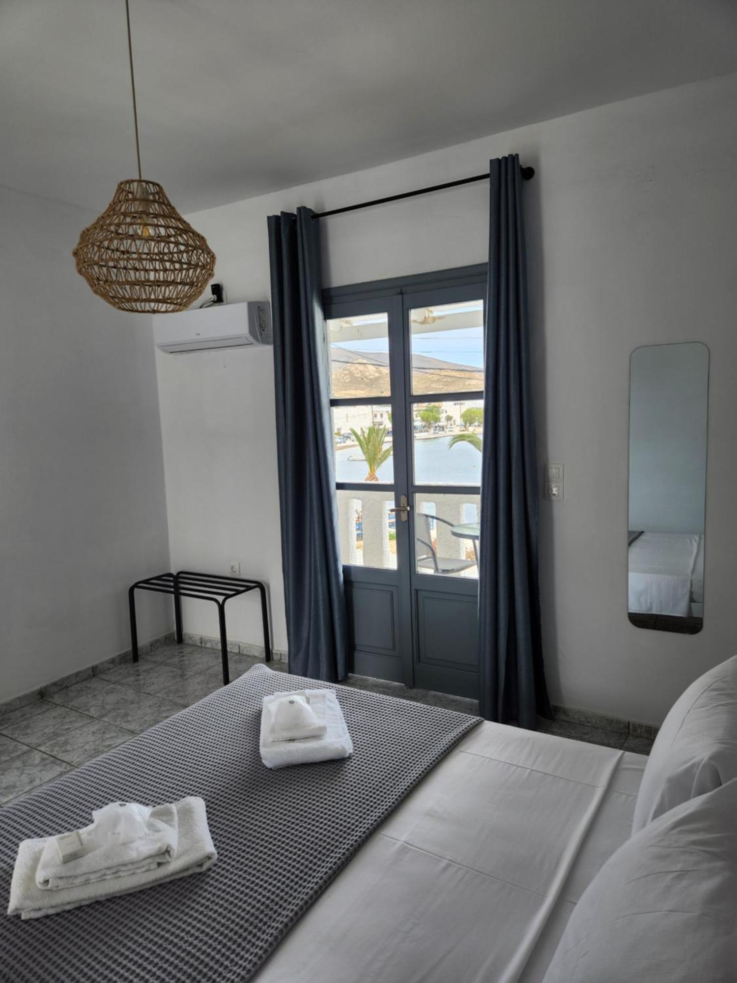 Eleios Hotel Serifos Livadi  Ngoại thất bức ảnh